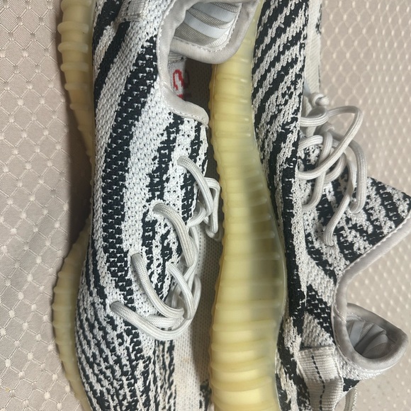 Yeezy v2 ape779001 - Picture 5 of 6